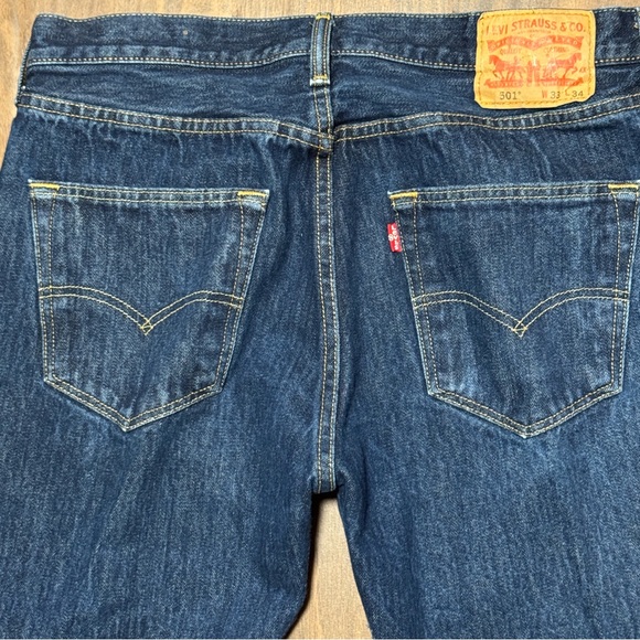 LEVI’S 501 Original Fit Blue Jeans Straight Leg Button Fly 5 Pocket Size 33 x 34 - Picture 4 of 11